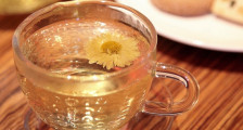 经常菊花泡水好吗，喝菊花茶有什么好处？