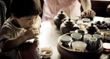 回答一个喜欢喝茶的家长很关心的问题:儿童能不能喝茶?小朋友喝茶会不会影响身体健康?