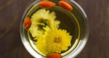菊花茶的最佳搭配有哪几样,菊花茶和什么搭配喝效果好?