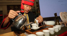 云南第二屇“中普茶杯”少数民族风情斗茶大赛暨云南民族茶艺师大赛举行